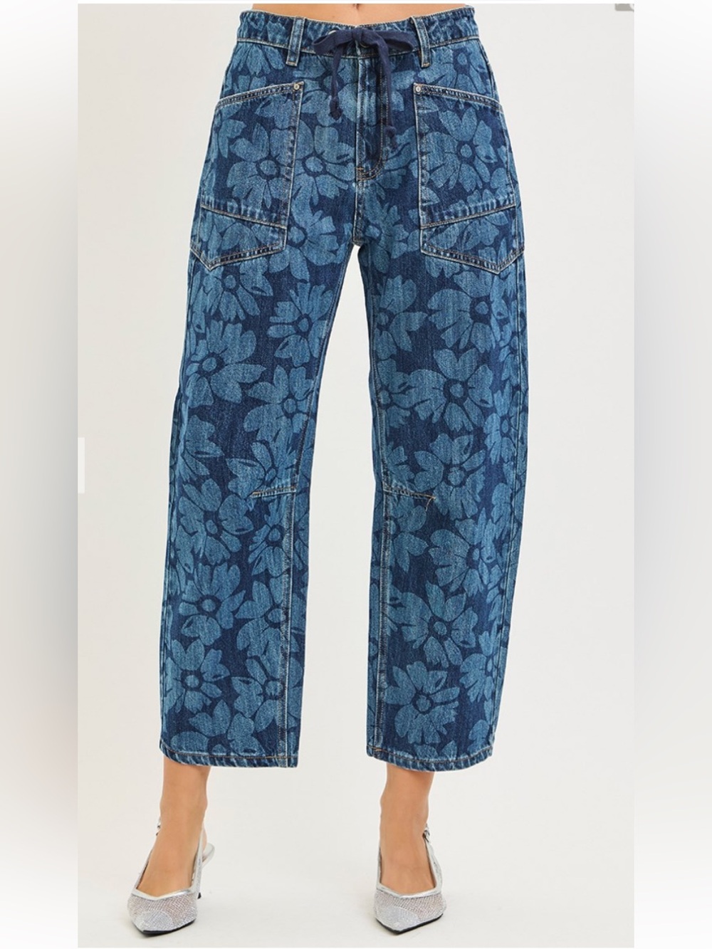 179 ❤️RISEN SLOUCHY CROPPED BARREL JEANS IN FLORAL PRINT